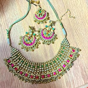 Indian Pakistani Kundan Set with earrings and tikka